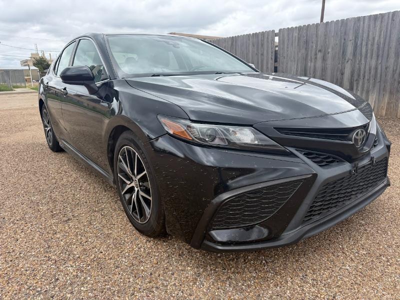 Toyota Camry SE 2021
