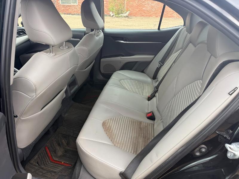 Toyota Camry SE 2021