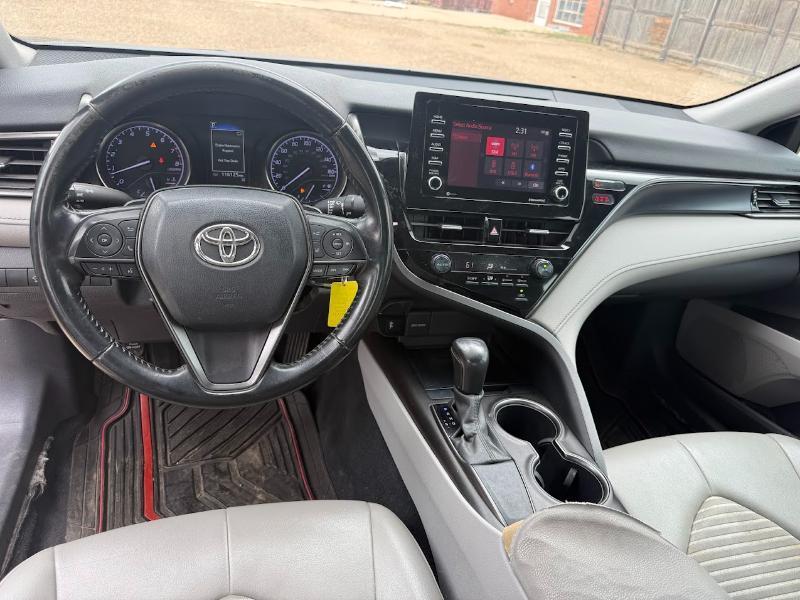 Toyota Camry SE 2021
