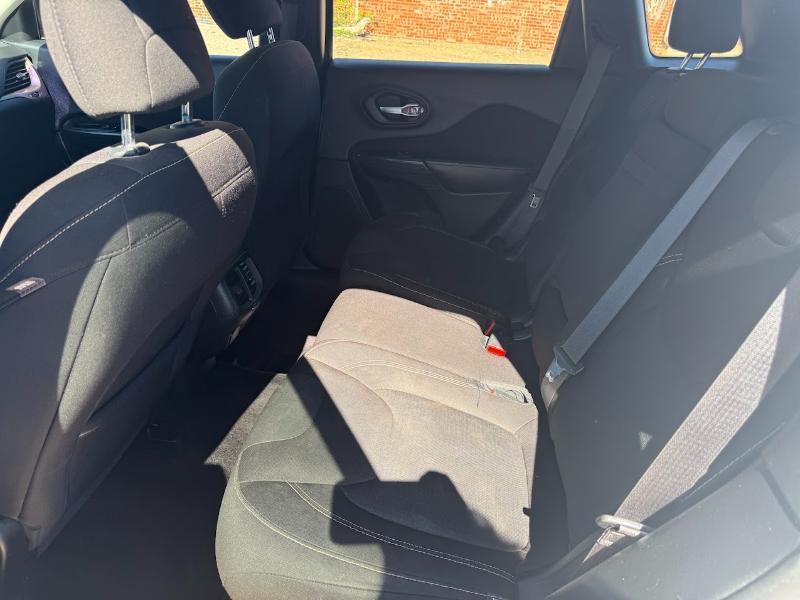 Jeep Cherokee Latitude FWD 2016