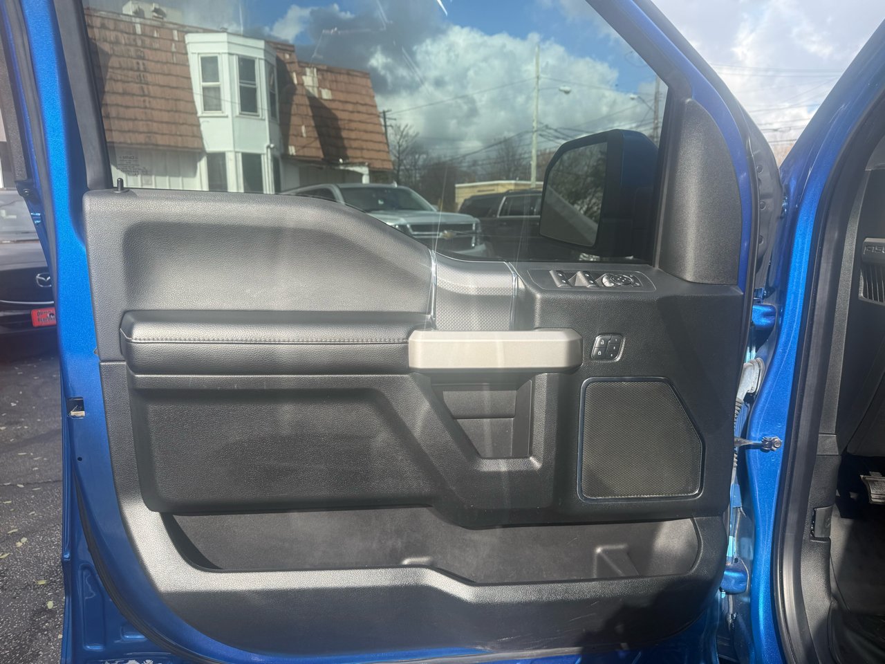 Ford F-150 XL SuperCrew 5.5-ft. Bed 4WD 2015 Ford F-150 XL SuperCrew 5.5-ft. Bed 4WD 2015