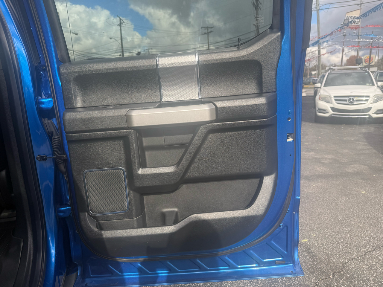 Ford F-150 XL SuperCrew 5.5-ft. Bed 4WD 2015 Ford F-150 XL SuperCrew 5.5-ft. Bed 4WD 2015