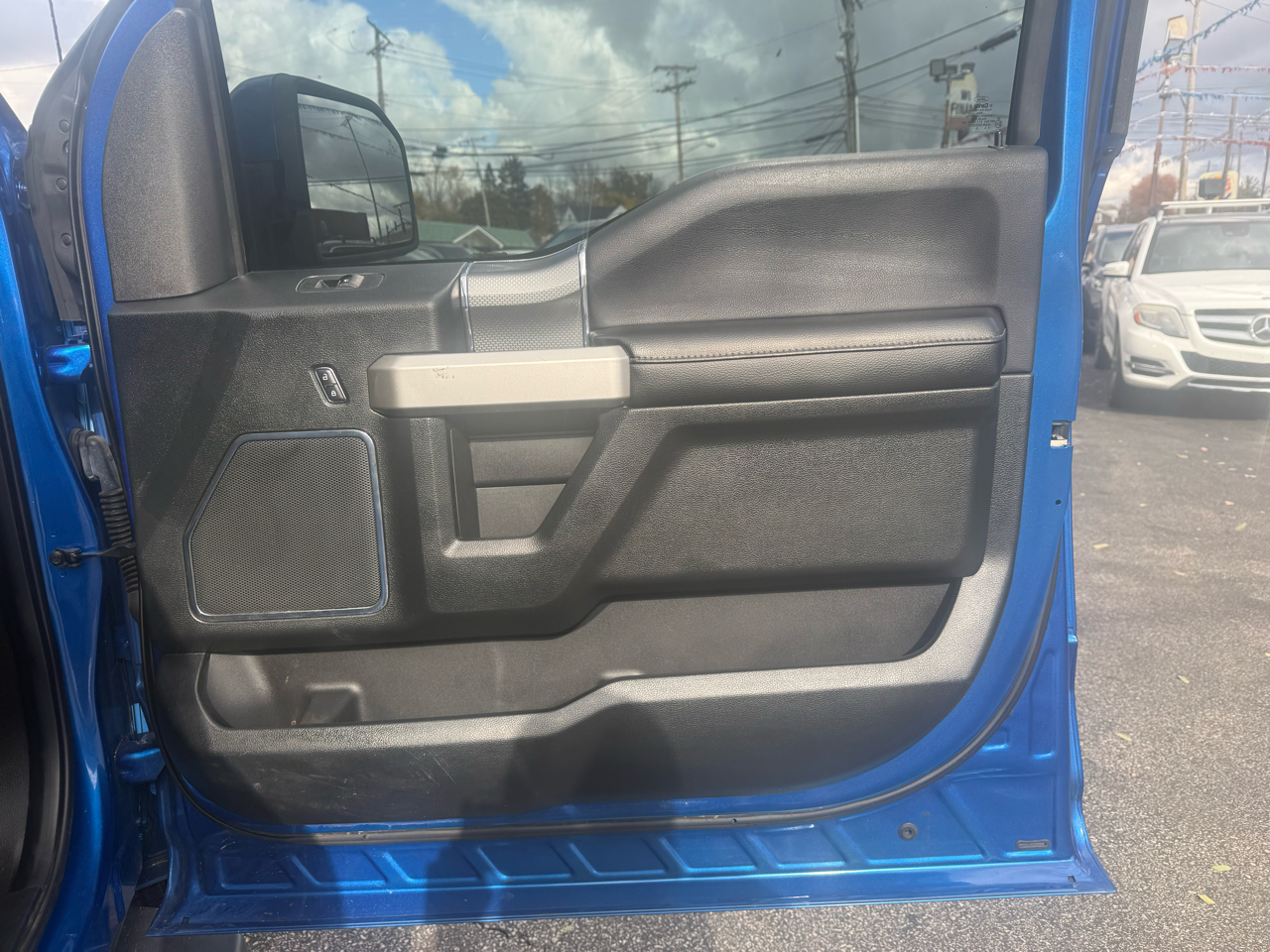 Ford F-150 XL SuperCrew 5.5-ft. Bed 4WD 2015 Ford F-150 XL SuperCrew 5.5-ft. Bed 4WD 2015