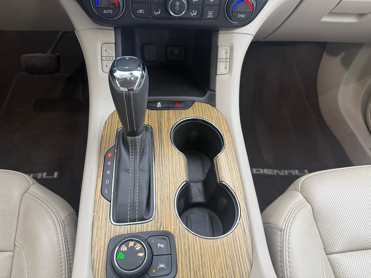 GMC Acadia Denali AWD 2017