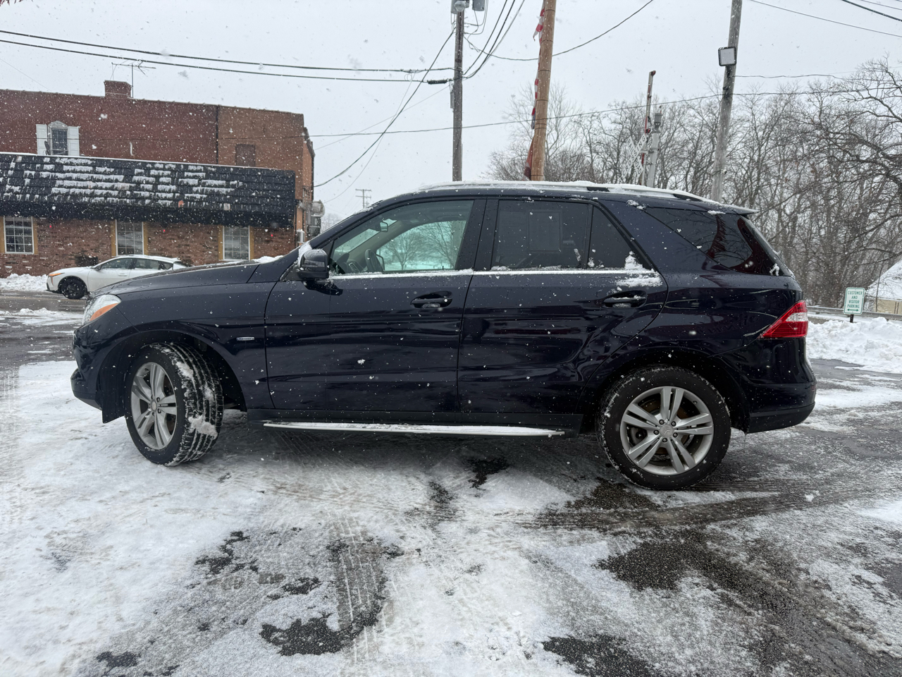 Mercedes-Benz M-Class ML350 4MATIC 2012