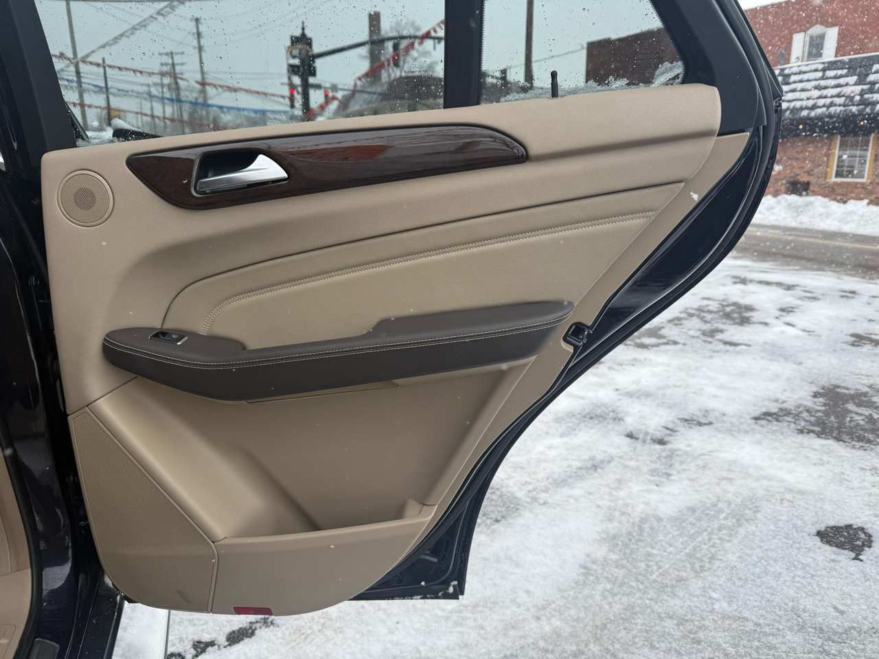 Mercedes-Benz M-Class ML350 4MATIC 2012