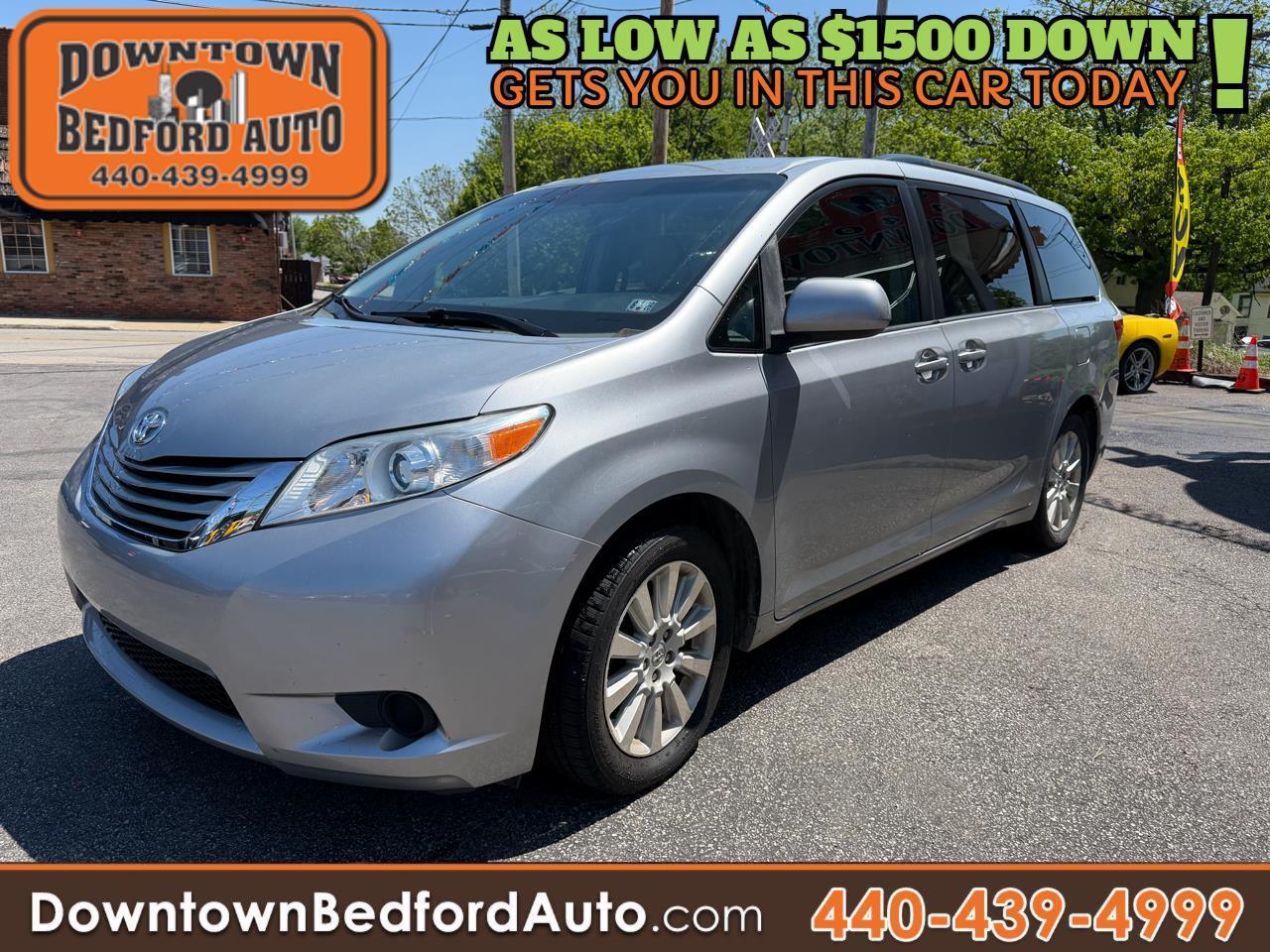 2015 Toyota Sienna LE V6 AWD 7-Passenger's photo