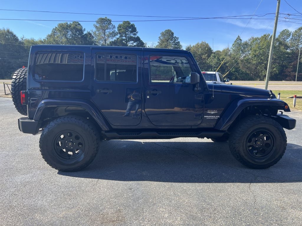 Jeep Wrangler Unlimited Sahara 4WD 2013 Jeep Wrangler Unlimited Sahara 4WD 2013