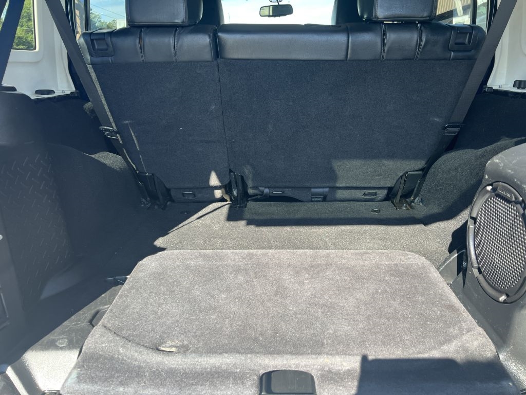 Jeep Wrangler Unlimited Sahara 4WD 2013 Jeep Wrangler Unlimited Sahara 4WD 2013