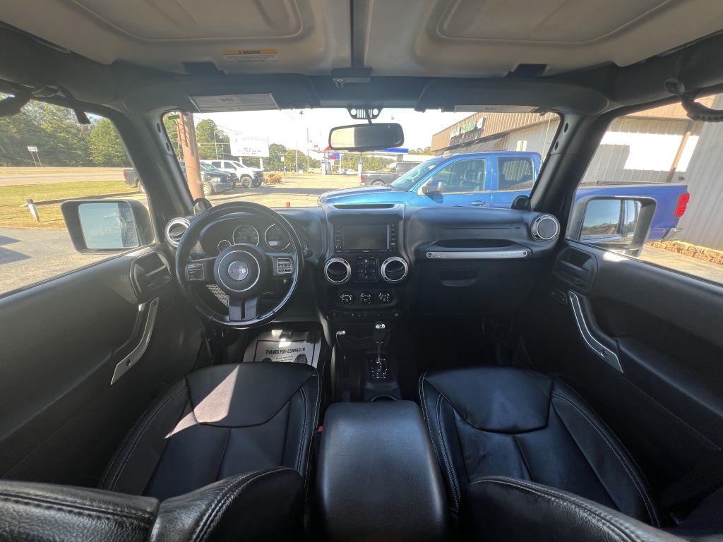 Jeep Wrangler Unlimited Sahara 4WD 2013 Jeep Wrangler Unlimited Sahara 4WD 2013
