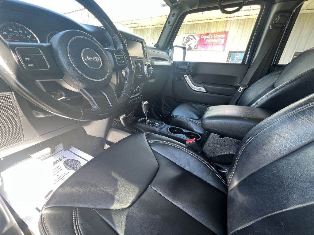Jeep Wrangler Unlimited Sahara 4WD 2013 Jeep Wrangler Unlimited Sahara 4WD 2013