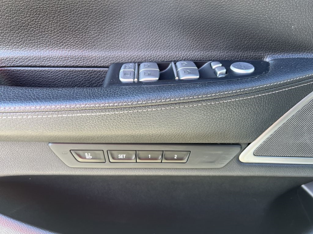 BMW 7-Series 740i 2019