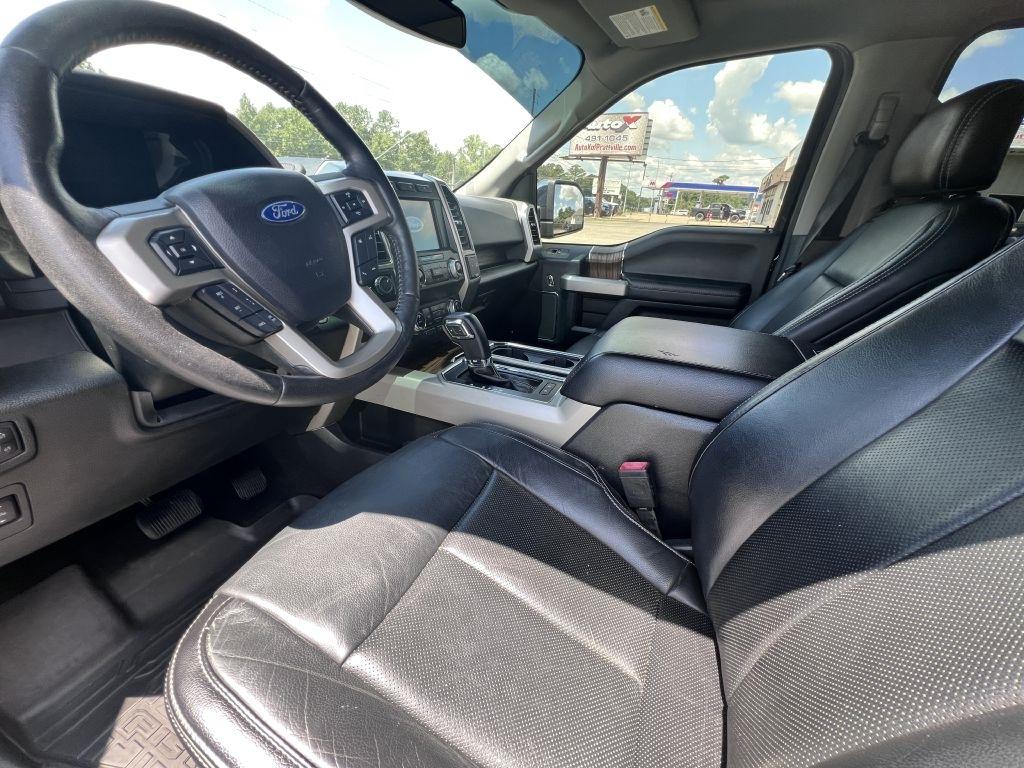 Ford F-150 4WD SuperCrew 145" Lariat 2019