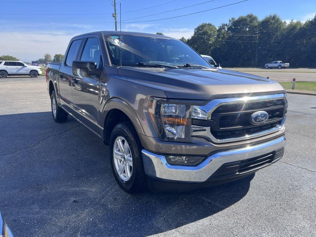 Ford F-150 2WD SuperCrew 139" XLT 2023