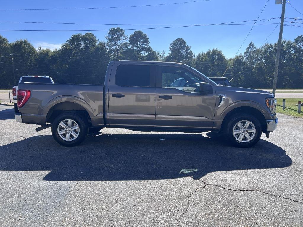 Ford F-150 2WD SuperCrew 139" XLT 2023