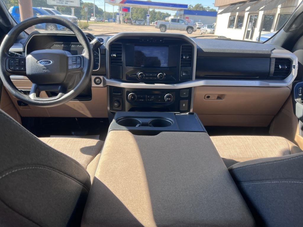 Ford F-150 2WD SuperCrew 139" XLT 2023