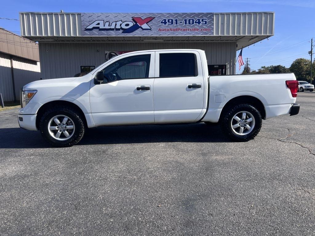 2022 Nissan Titan S Crew Cab 2WD