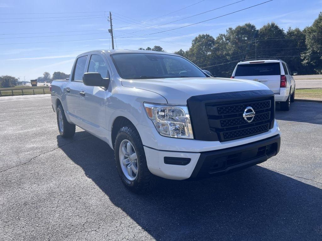 Nissan Titan S Crew Cab 2WD 2022