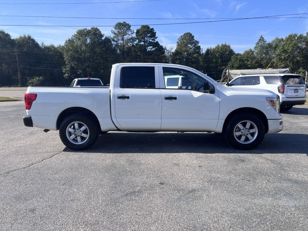 Nissan Titan S Crew Cab 2WD 2022