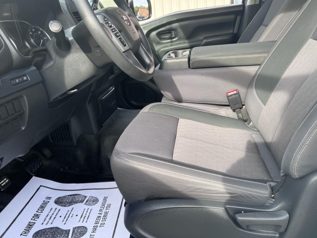Nissan Titan S Crew Cab 2WD 2022