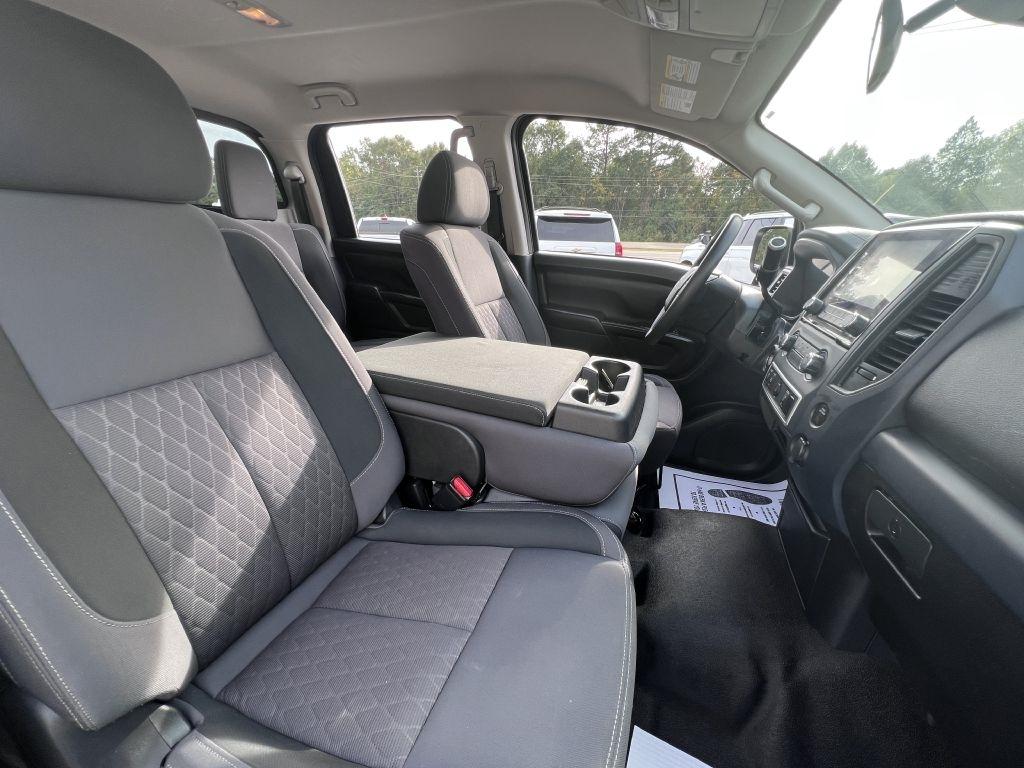 Nissan Titan S Crew Cab 2WD 2022