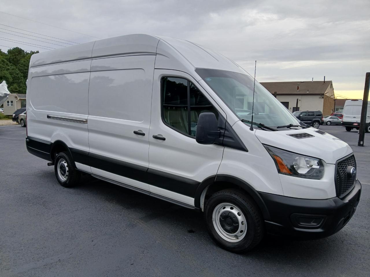 Ford Transit 350 Van High Roof w/Sliding Pass. 148-in. WB EL 2024