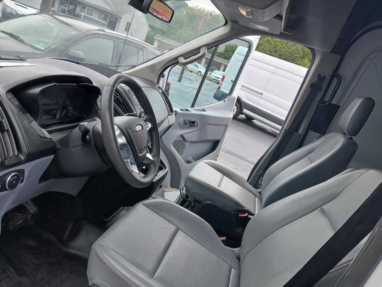 Ford Transit 350 Van High Roof w/Sliding Pass. 148-in. WB EL 2019