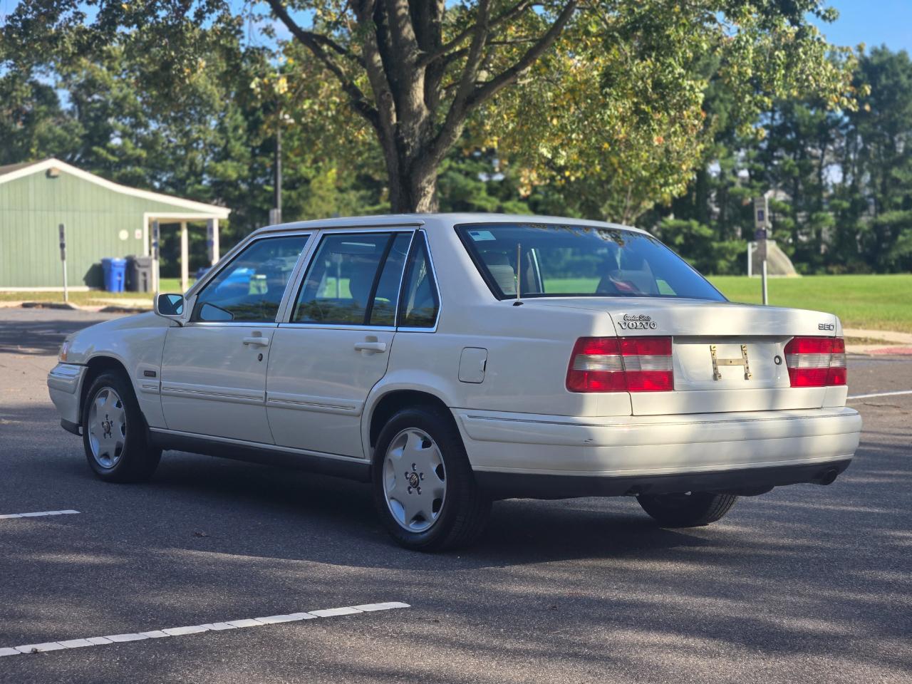 Volvo 960 4dr Sdn 1995
