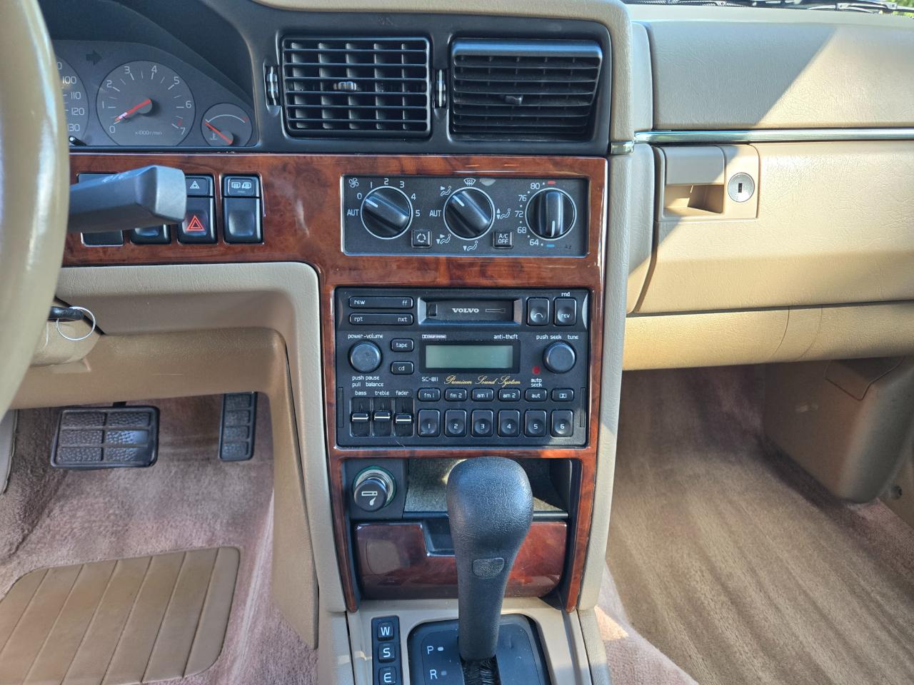 Volvo 960 4dr Sdn 1995