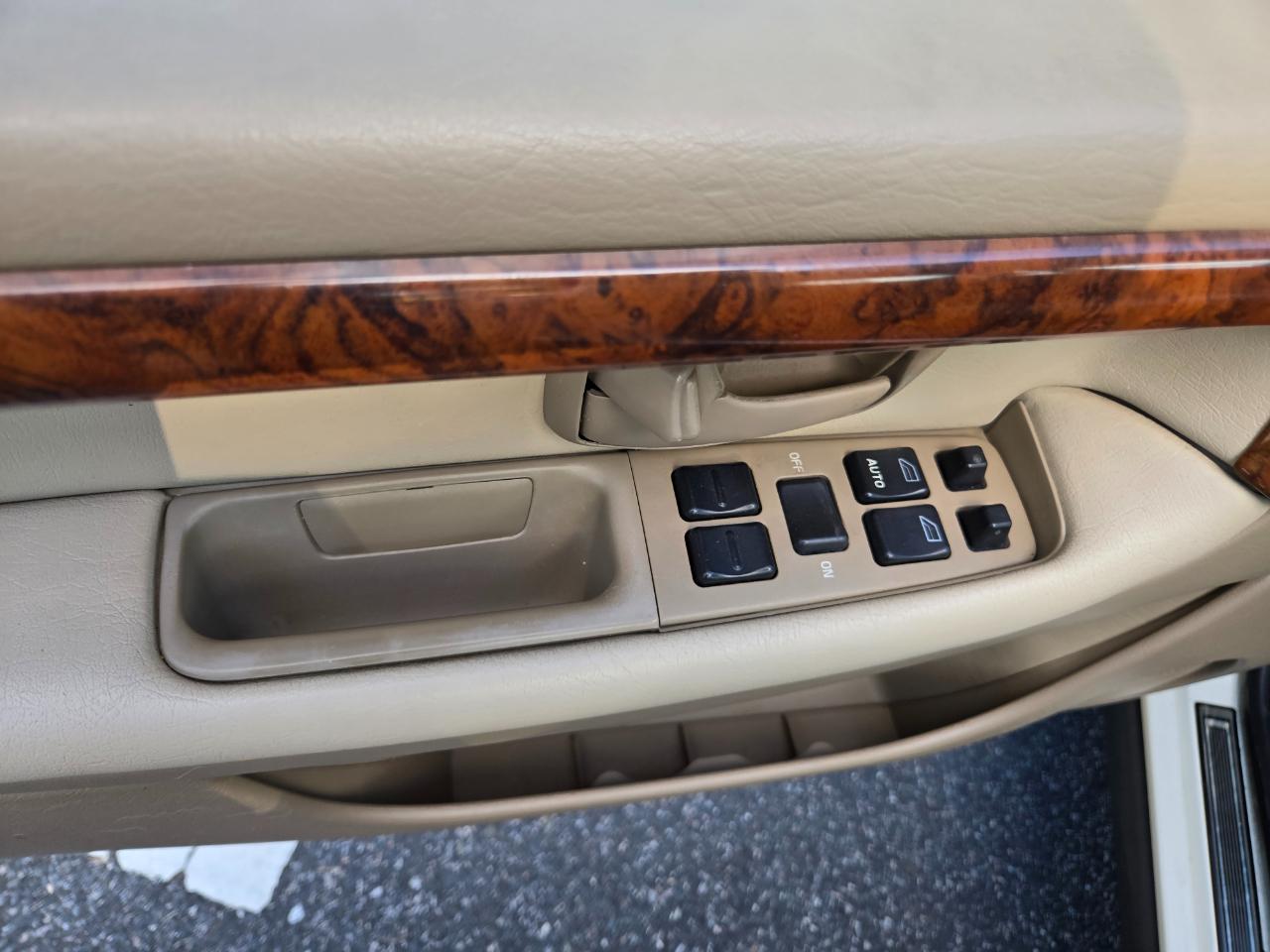 Volvo 960 4dr Sdn 1995