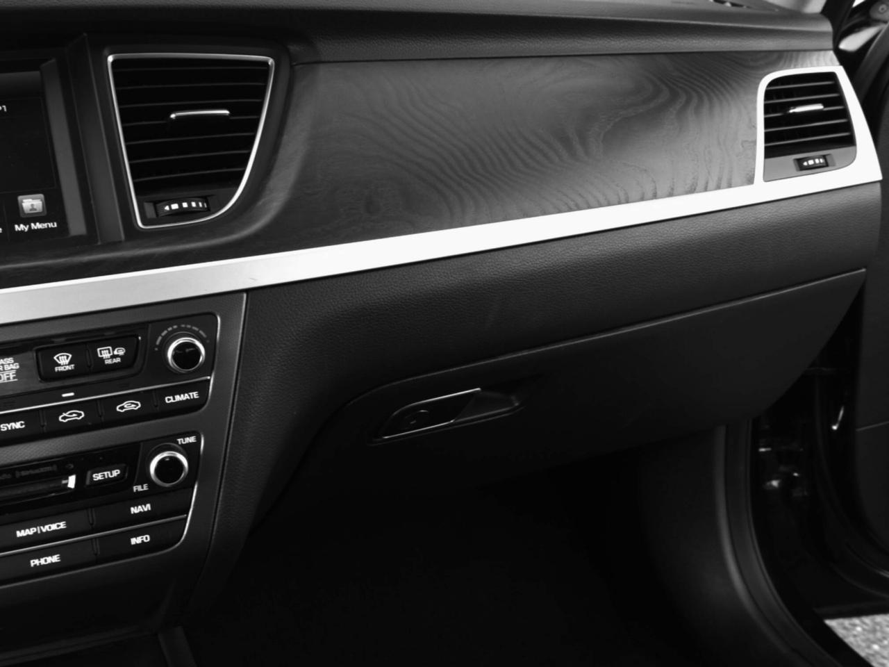 Hyundai Genesis 5.0L RWD 2015