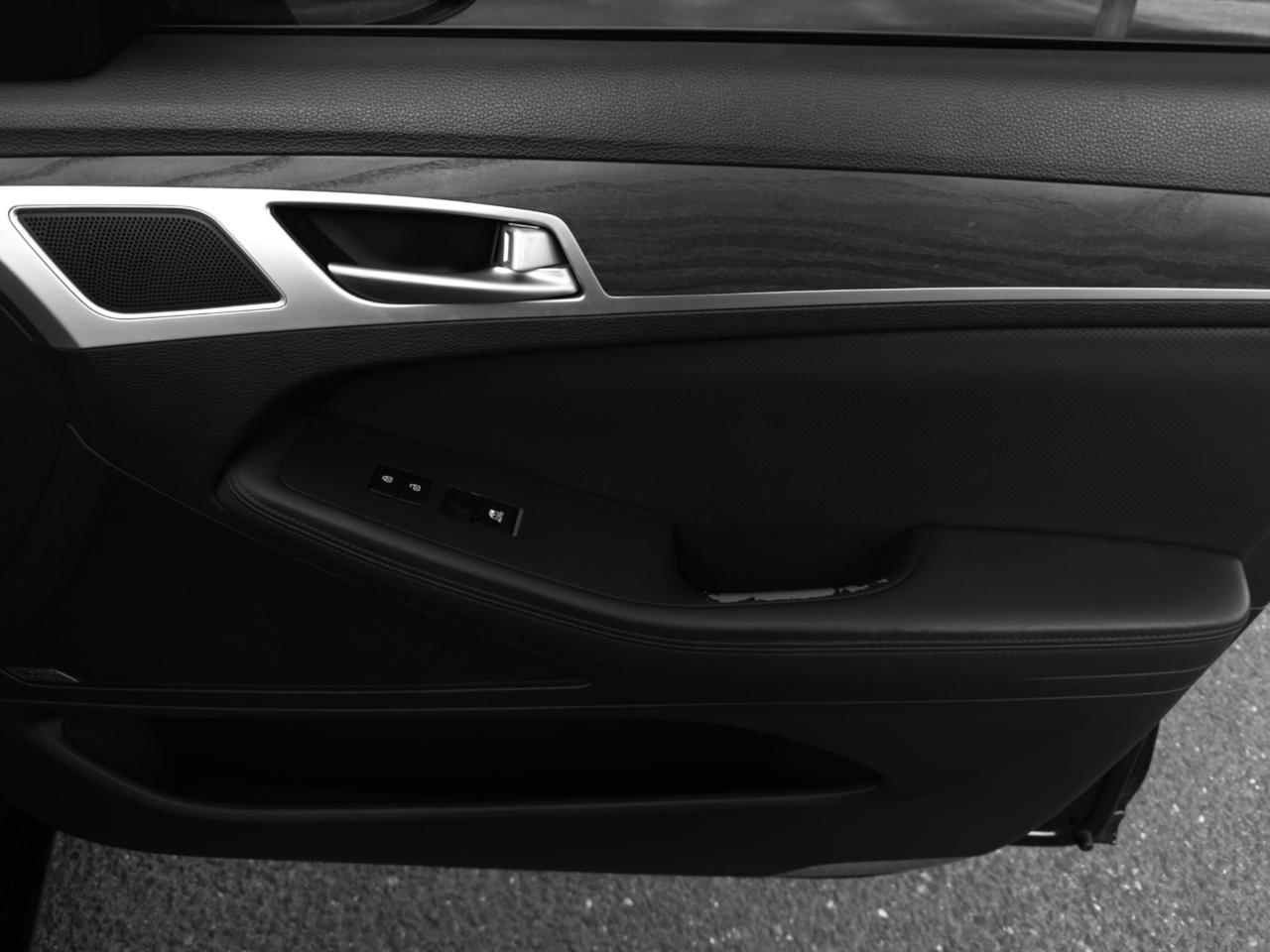 Hyundai Genesis 5.0L RWD 2015