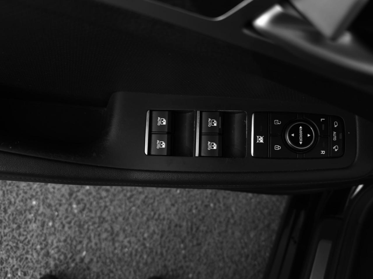 Hyundai Genesis 5.0L RWD 2015
