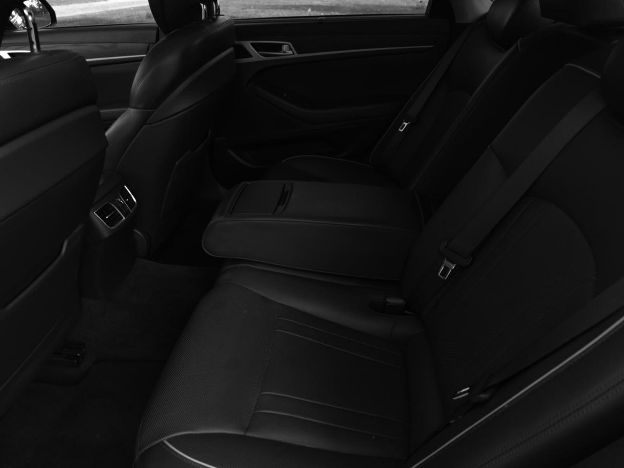Hyundai Genesis 5.0L RWD 2015