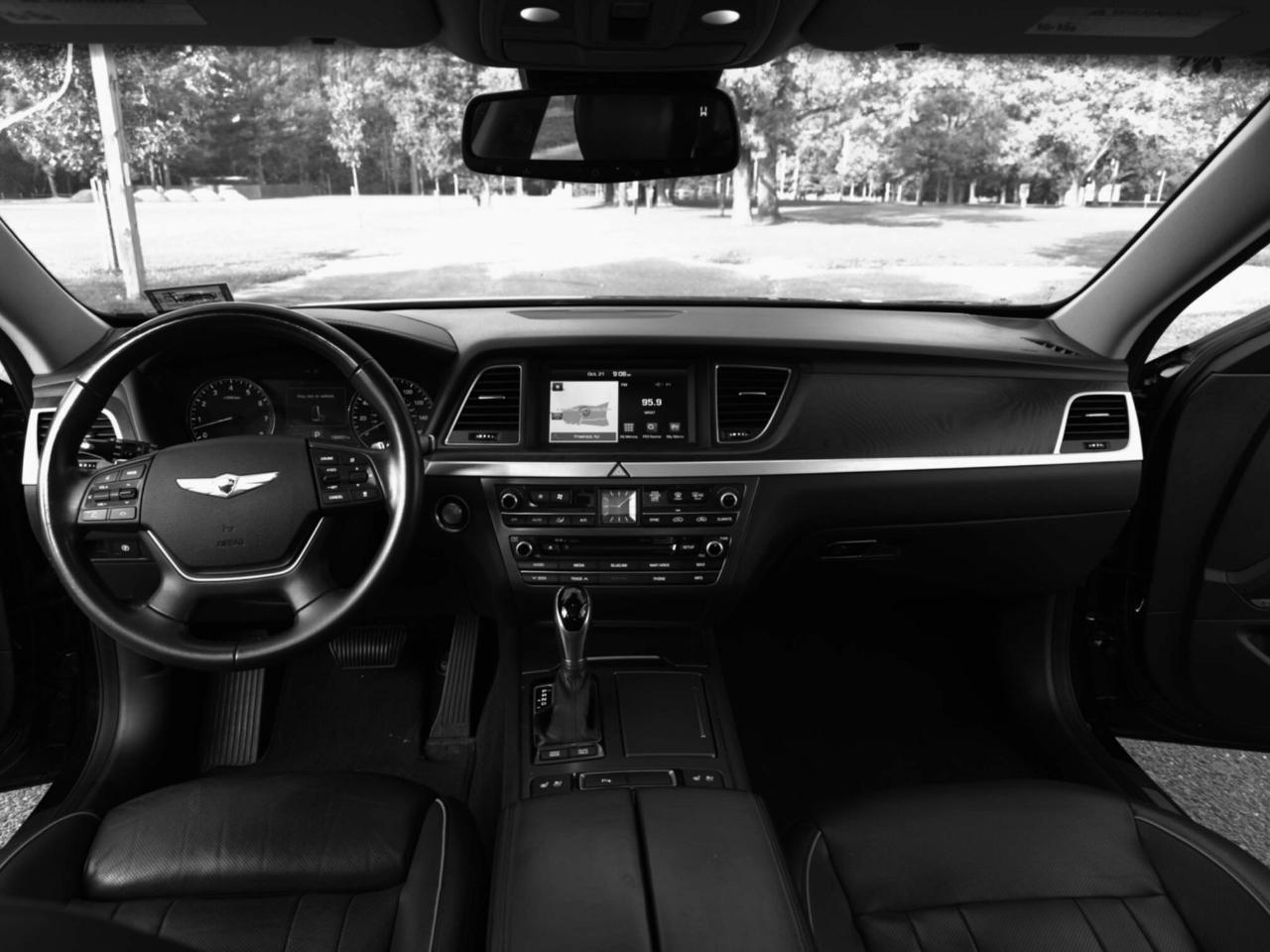 Hyundai Genesis 5.0L RWD 2015