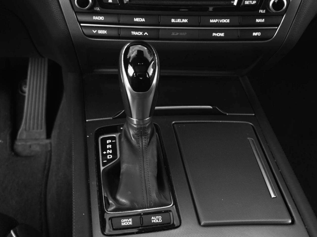 Hyundai Genesis 5.0L RWD 2015