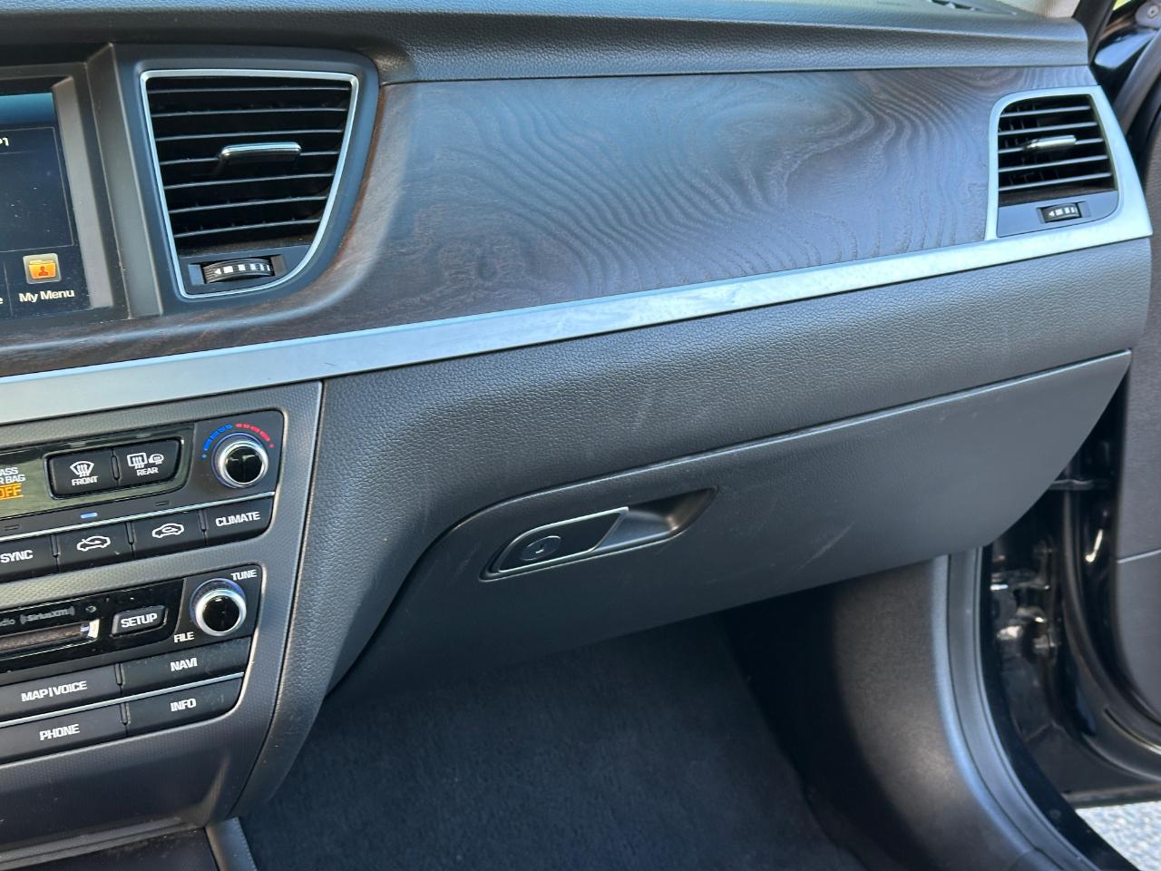 Hyundai Genesis 5.0L RWD 2015