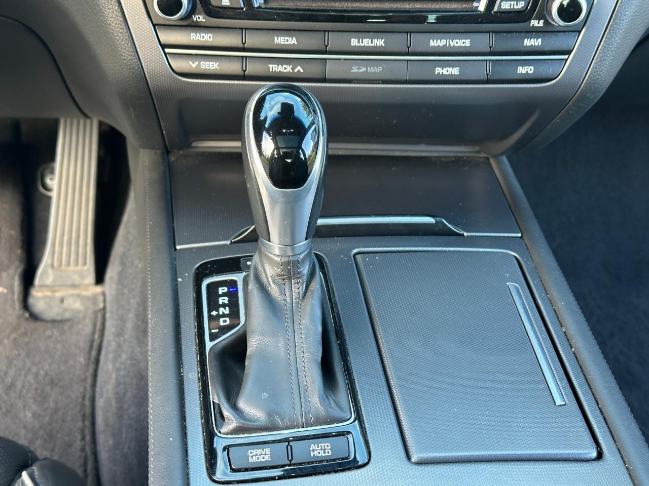 Hyundai Genesis 5.0L RWD 2015