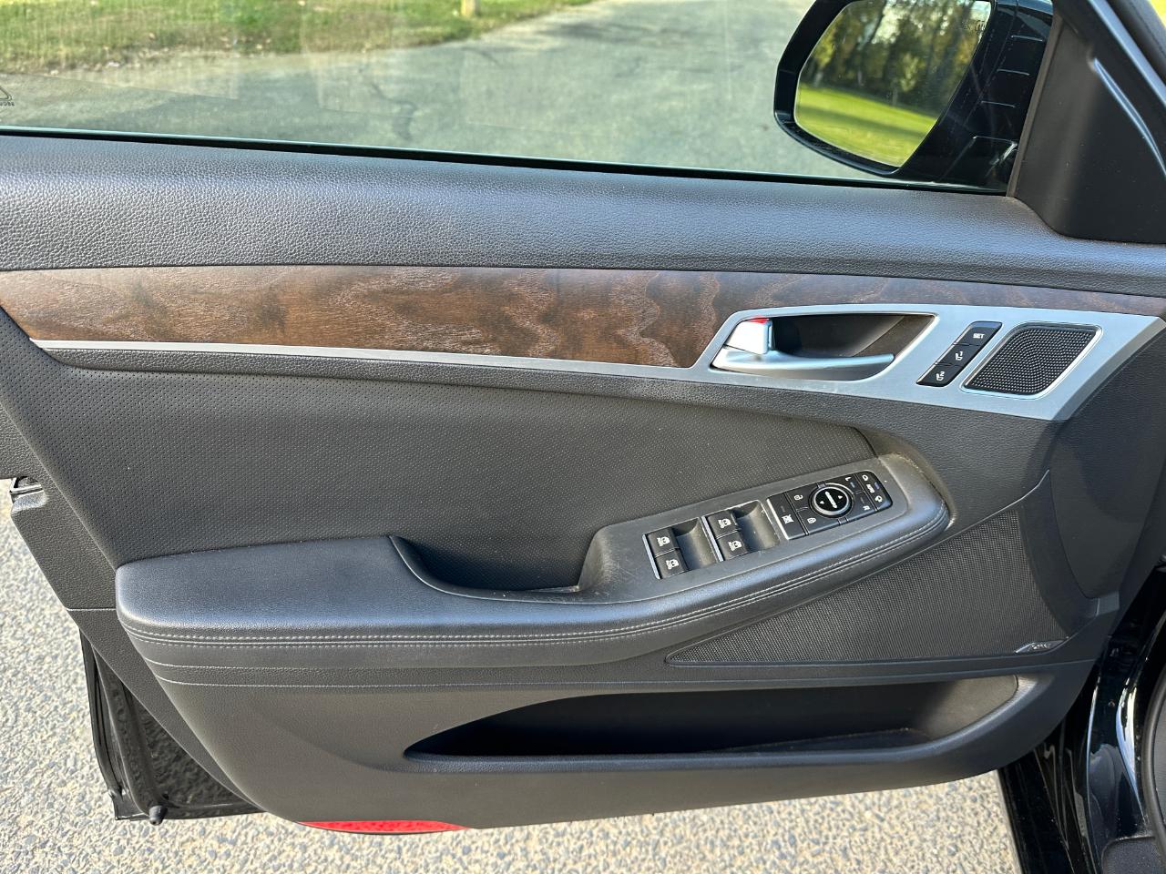 Hyundai Genesis 5.0L RWD 2015