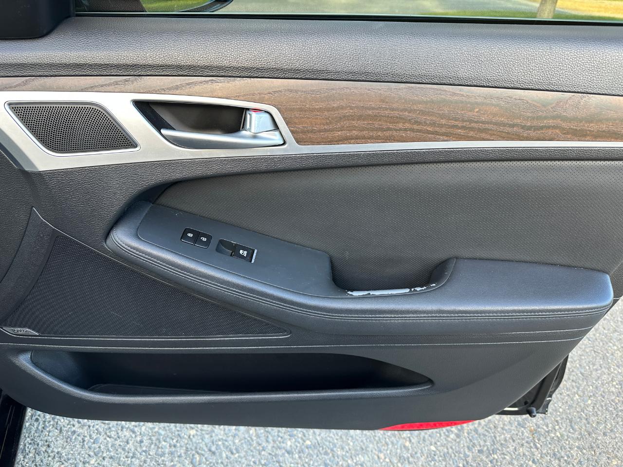 Hyundai Genesis 5.0L RWD 2015