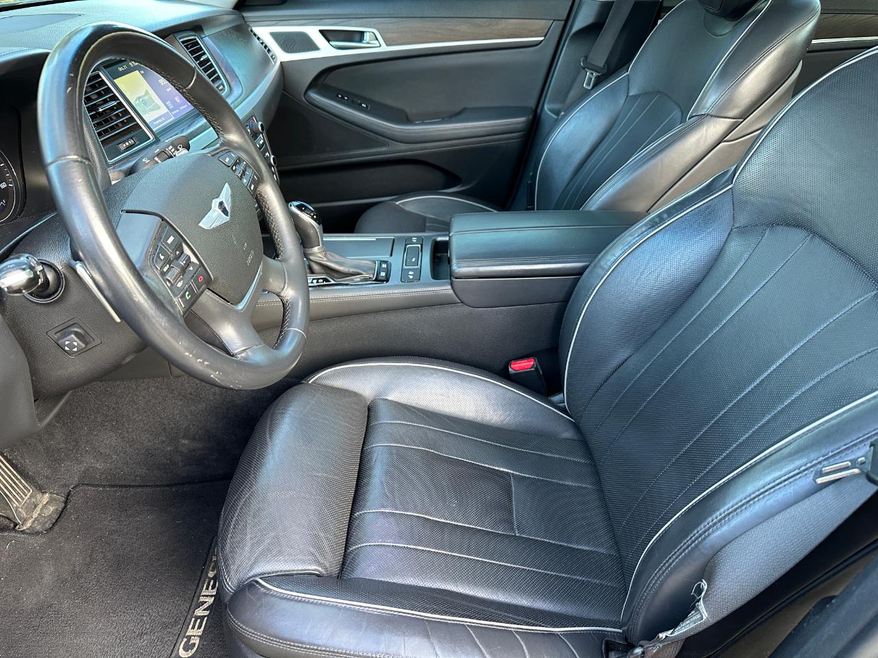 Hyundai Genesis 5.0L RWD 2015