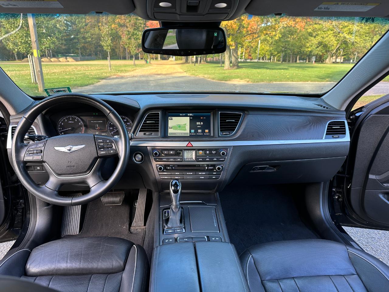 Hyundai Genesis 5.0L RWD 2015