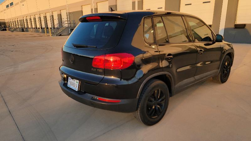 Volkswagen Tiguan S 2012