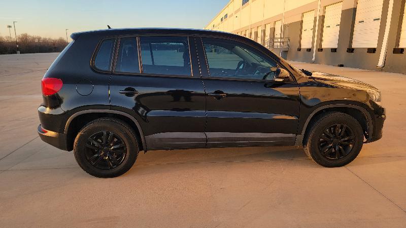 Volkswagen Tiguan S 2012