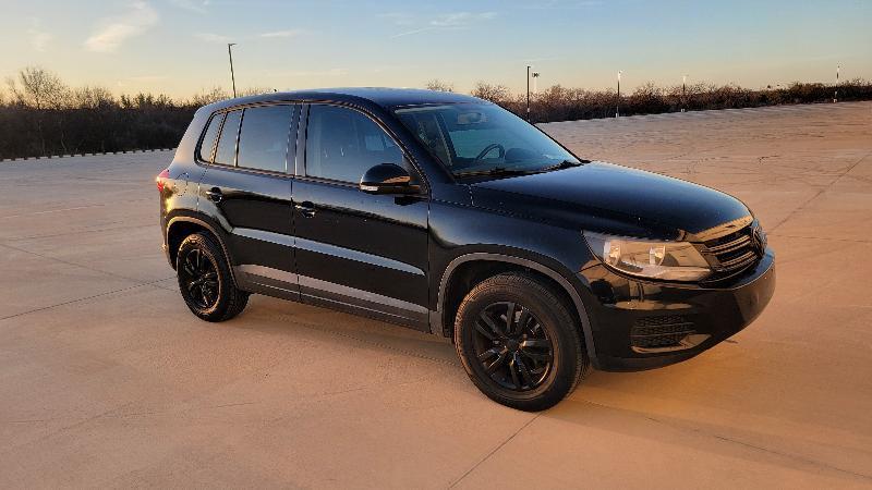 Volkswagen Tiguan S 2012
