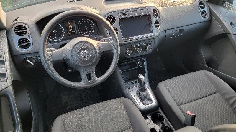 Volkswagen Tiguan S 2012