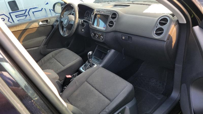 Volkswagen Tiguan S 2012
