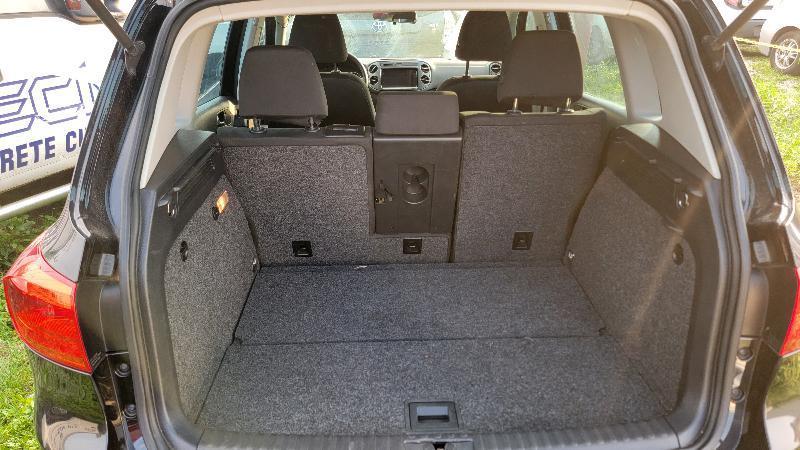 Volkswagen Tiguan S 2012