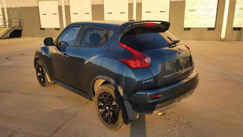 Nissan Juke SV FWD 2013