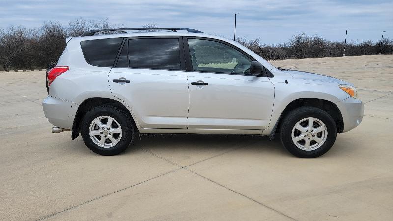 Toyota RAV4 Base I4 2WD 2006